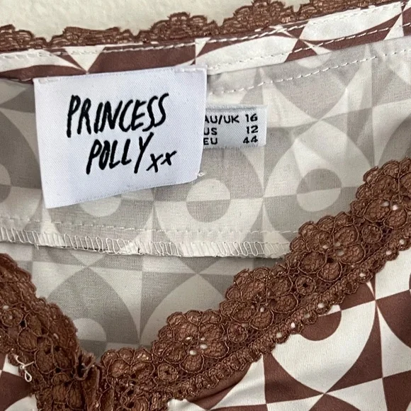 Princess Polly Retro Printed Crop Top - Picture 2 of 4